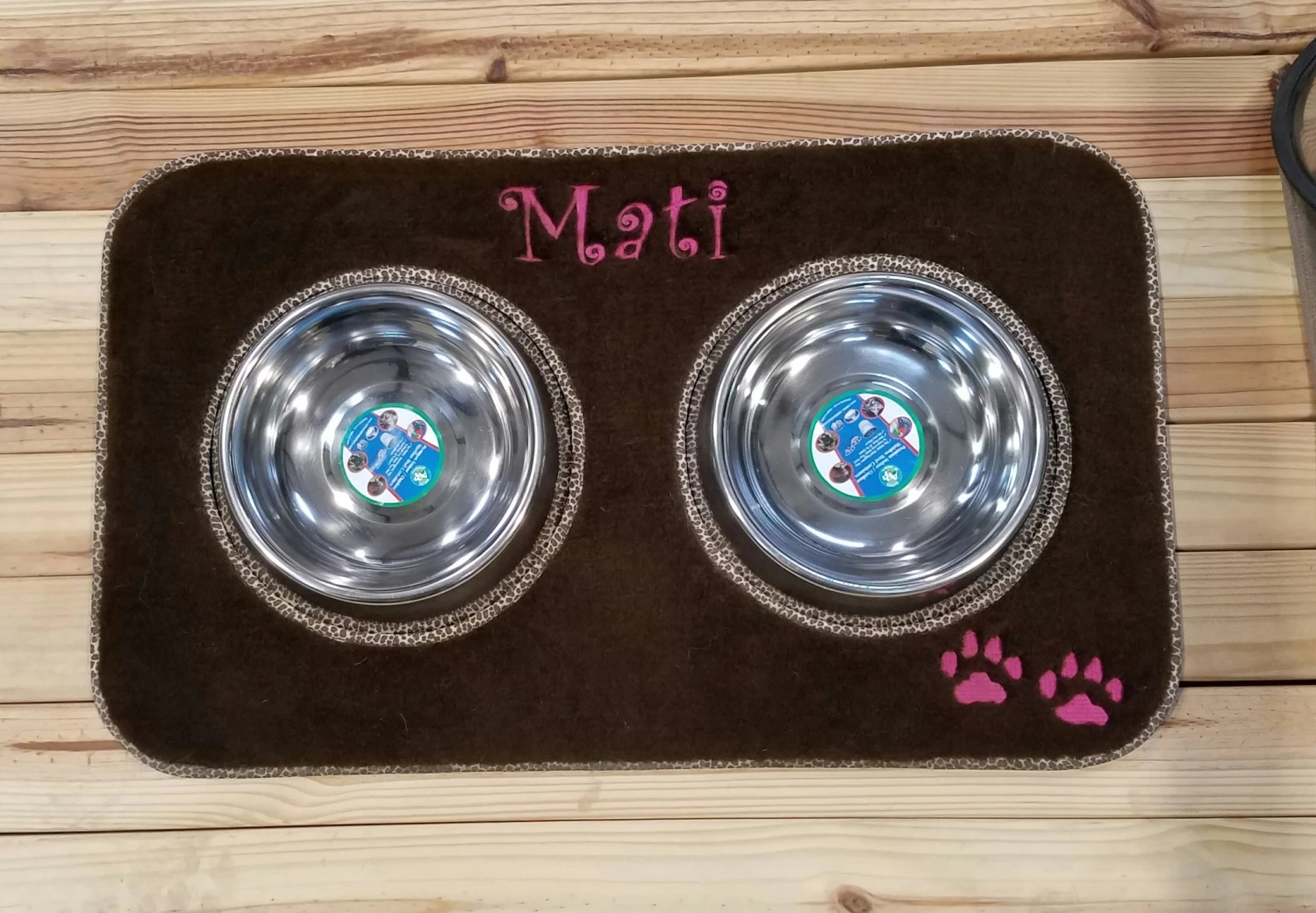 Matworks LTD Pet Dining Mats Personalized Pet Diner Mat Stainless Steel Bowl Set 19 Matworks LTD Pet Dining Mats Personalized Pet Diner Mat Stainless Steel Bowl Set