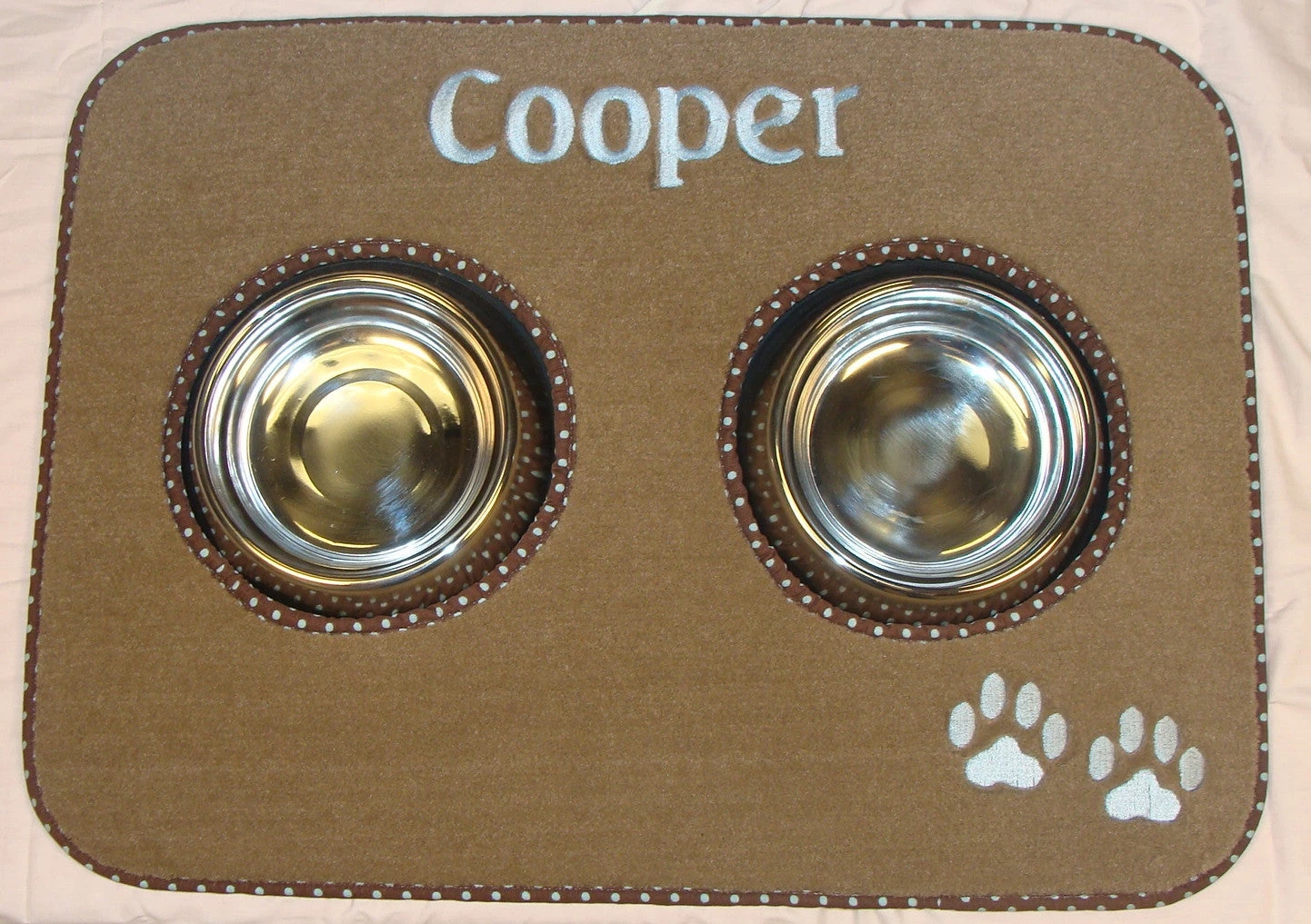 Matworks LTD Pet Dining Mats Personalized Pet Diner Mat Stainless Steel Bowl Set 6 Matworks LTD Pet Dining Mats Personalized Pet Diner Mat Stainless Steel Bowl Set